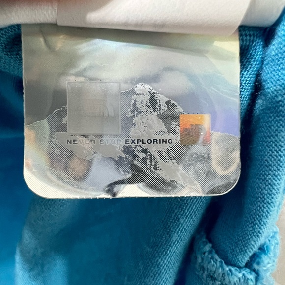 The North Face Women’s Short-Sleeve Half Dome Crop Tee - Picture 6 of 6